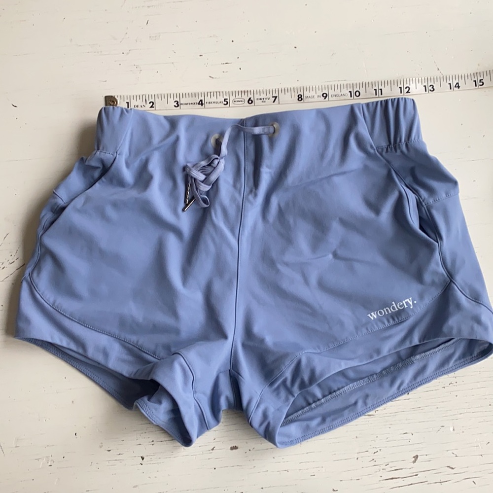 Wondery: Janelle athletic shorts: NWOT: periwinkle